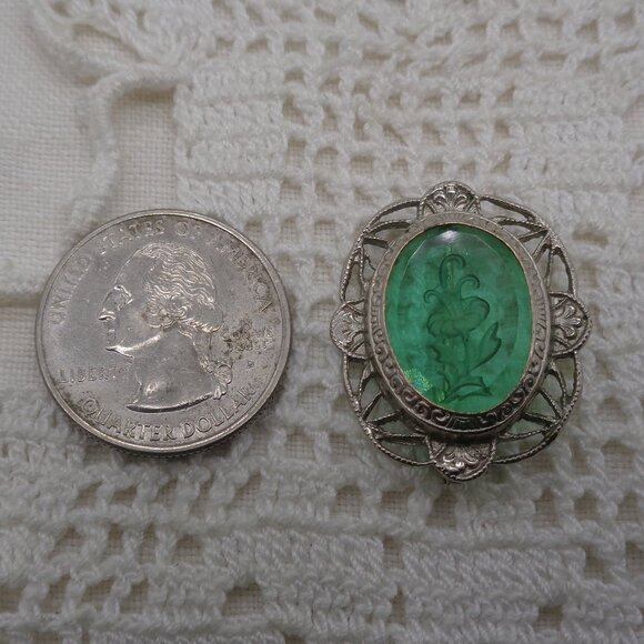 Vintage Art Deco Filigree GREEN GLASS INTAGLIO Small Brooch - Picture 2 of 6